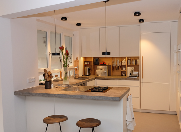 Wir machen Licht für Privatkunden - egal, ob Wohnung oder Villa.