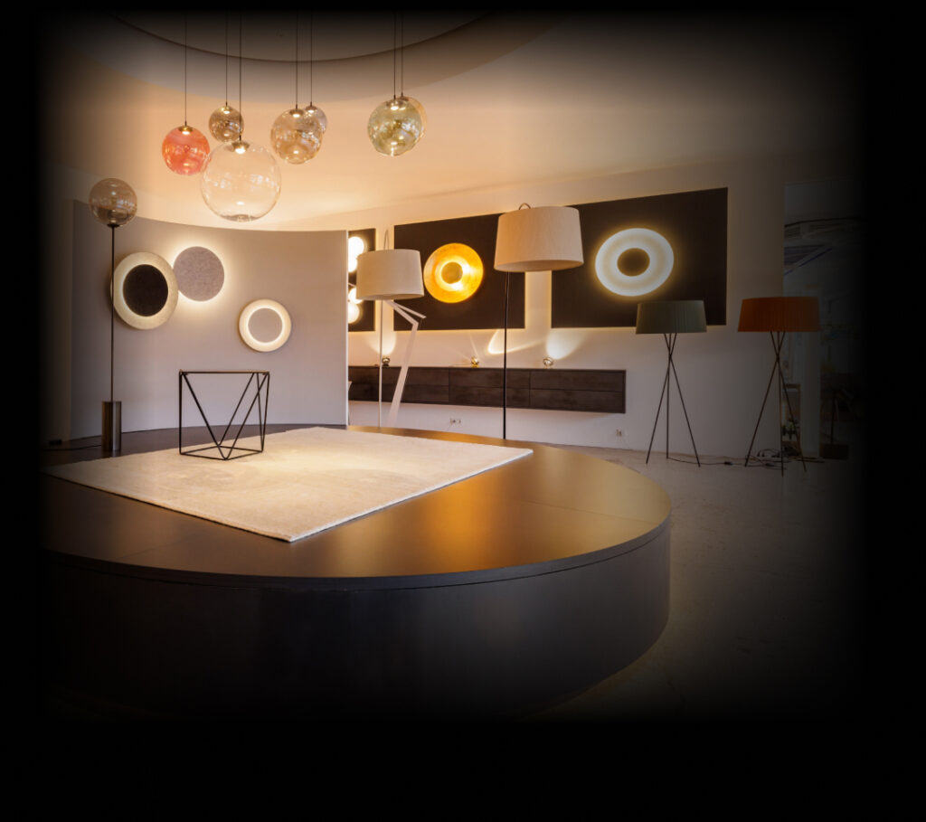 Licht zum Anfassen In unserem Showroom in Taufkirchen erleben Sie verschiedene Leuchtentypen wie Raumhöhe und Materialien die Lichtwirkung beeinflussen eine große Auswahl hochwertigen Leuchten von renommierten Topmarken.